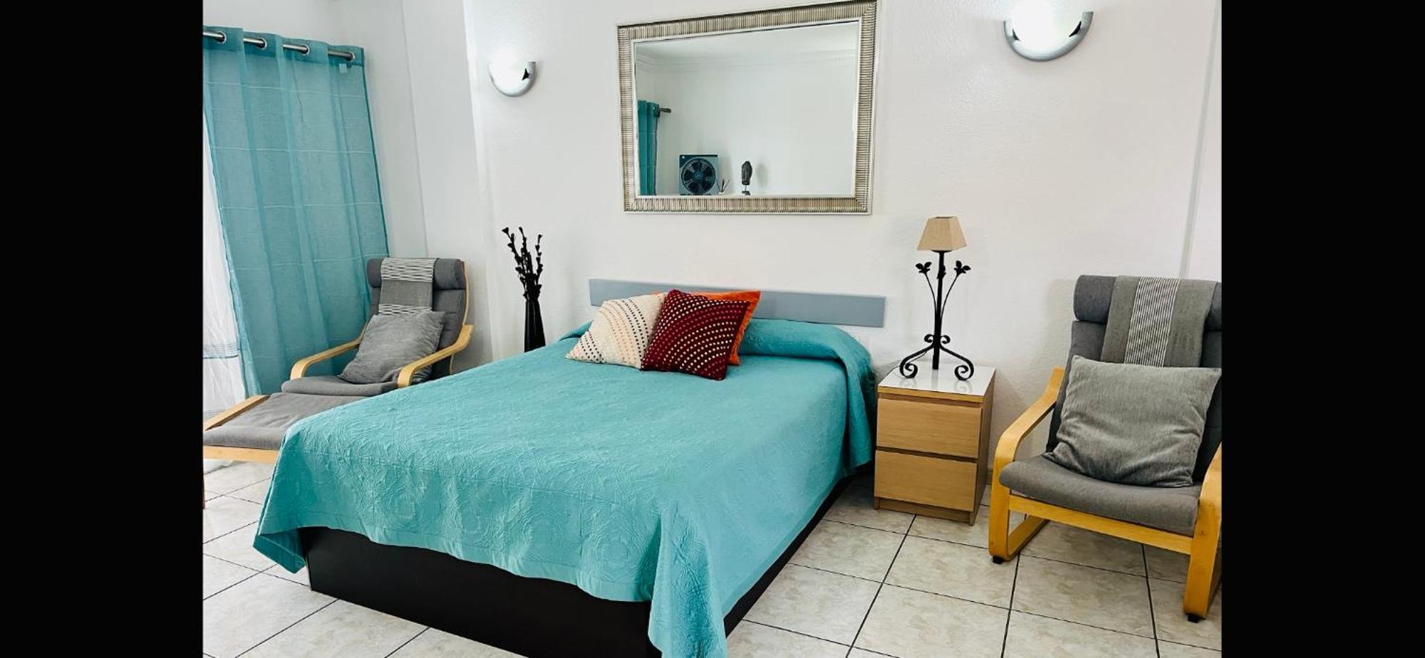 Estudio Cristianos-tenerife- * Los Cristianos (Tenerife)